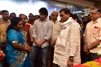 Celebs Pay Last Respects to Superstar Krishna Photos